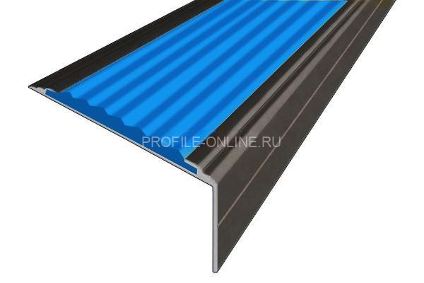 Алюминиевый угловой противоскользящий порог с резиновой вставкой 26х50 мм АУ-50-Анод коньяк-синий 3 м