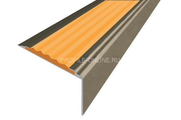 Алюминиевый угловой противоскользящий порог с резиновой вставкой 20х38 мм АУ-38-Анод шампань-оранжевый 2,7 м