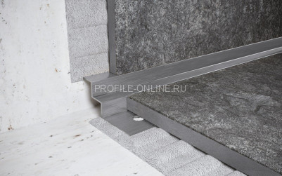 Нержавеющий профиль стальной для внутренних углов закладной лесенкой 8 мм FW 8 S сатинированная сталь 270 см