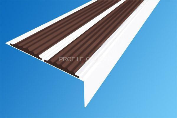 Алюминиевый противоскользящий угловой порог 70х22 мм с резиновыми вставками АУ-70-Краш белый глянец-темно-коричневый 3 м