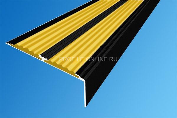 Алюминиевый противоскользящий угловой порог 70х22 мм с резиновыми вставками АУ-70-Краш черный глянец-желтый 3 м