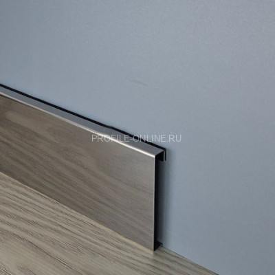 Плинтус для пола 60 мм из нержавеющей стали Н60 серебро глянец 2.5 м