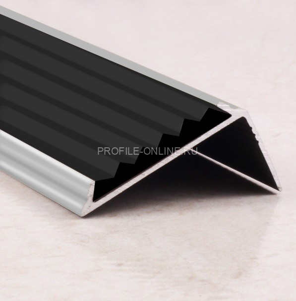 Угловой порог алюминиевый противоскользящий с резиной 38х23 мм ПО-38х23 серебро глянец-черный 2,7 м