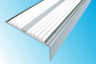 Алюминиевый противоскользящий угловой порог 70х22 мм с резиновыми вставками АУ-70 белый 3 м