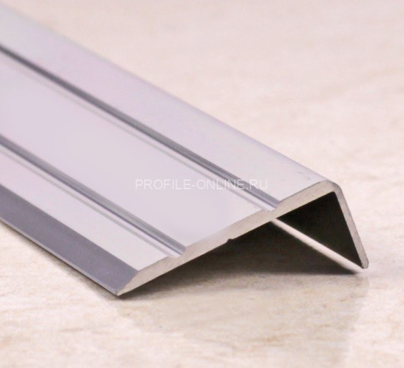 Алюминиевый порог угловой с насечками 24х10 мм ПО-24х10 без покрытия 2,7 м