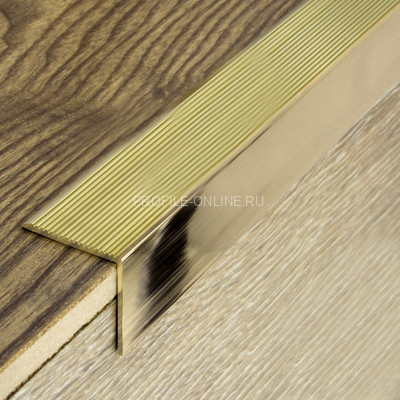 Угловой порог 30х30 мм Cezar LS 30R L с рифлением латунь полированная 1 м