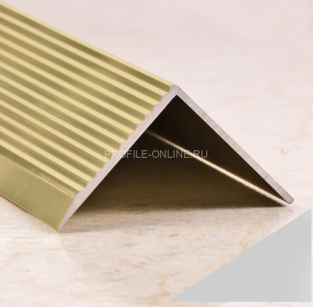 Алюминиевый порог угловой с рифлением 30х30 мм ПО-30х30 серебро матовое 2,7 м