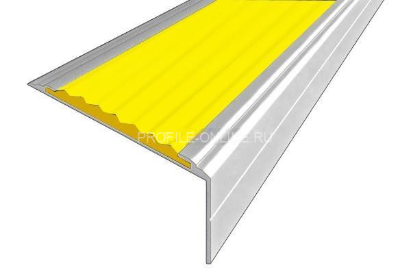 Алюминиевый угловой противоскользящий порог с резиновой вставкой 26х50 мм АУ-50-Анод серебро-желтый 3 м