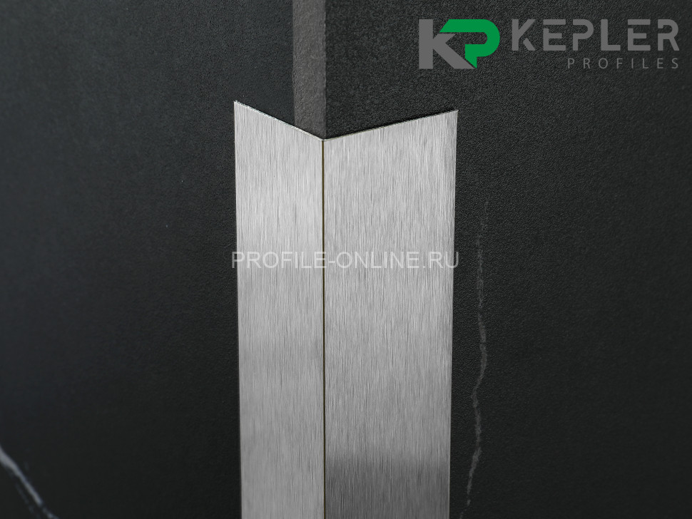 Равнополочный уголок 10х10 мм из нержавеющей стали SS 304 FSAP002-10-S S.S.304 сатинированный 2.7 м