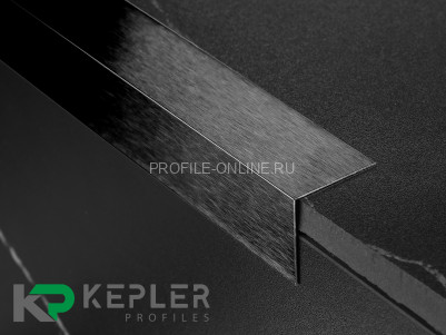 Равнополочный уголок 10х10 мм из нержавеющей стали SS 304 FSAP002-10-BS S.S.304 черный сатинированный 2.7 м