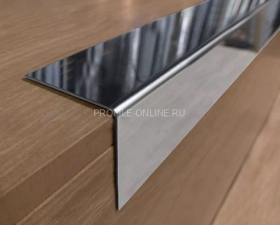 Нержавеющий уголок стальной равнополочный ПБ 10х10 (прямой AISI 304) полированный 2,7 м