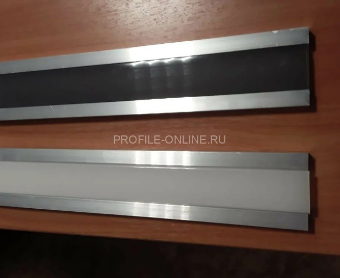 Алюминиевый плинтус с LED подсветкой 60 мм ПТ-61 серебро (профиль+ экран черный) 3 м