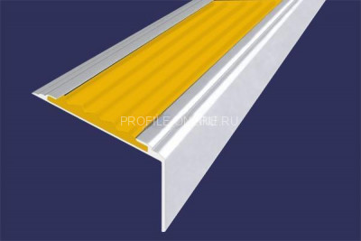 Алюминиевый угловой противоскользящий порог с резиновой вставкой 20х38 мм АУ-38-Анод серебро-желтый 2,7 м