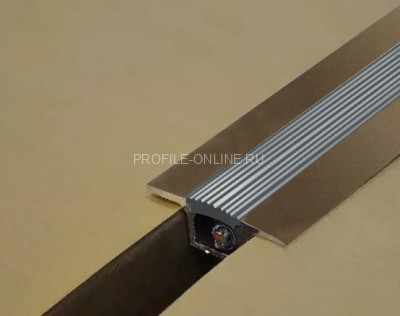Алюминиевый порог одноуровневый 37 мм противоскользящий с кабель-каналом ПК-1 Бронза РЕ (серая вставка) 2,7 м (упаковка 10 штук)